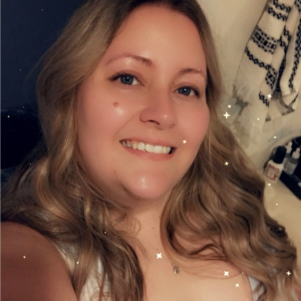 Meet your Posher, Angela